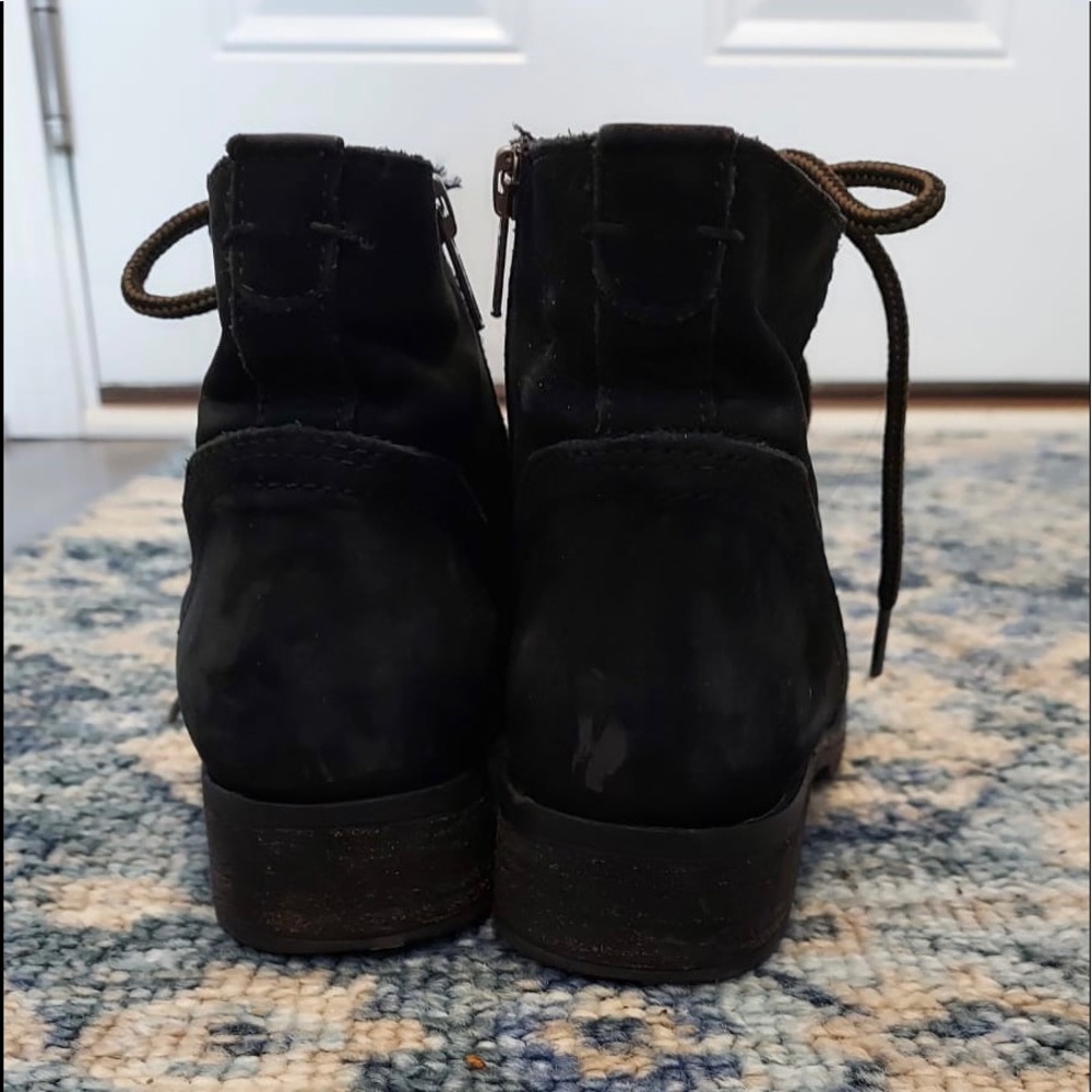 Simple short boots - Picture 3 of 4